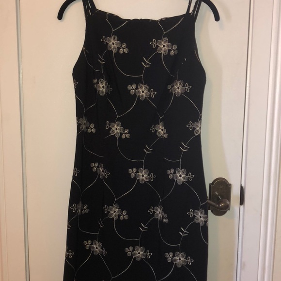 cdc Dresses & Skirts - Beautiful CDC size 6 black dress